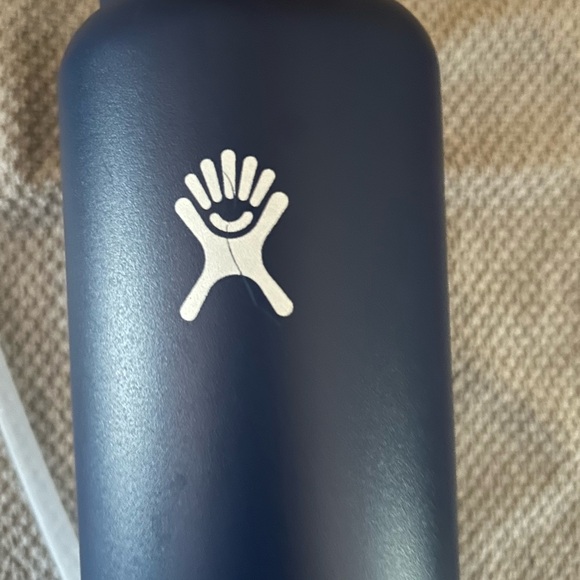 Hydro Flask Midnight Blue Bottle - Picture 7 of 8